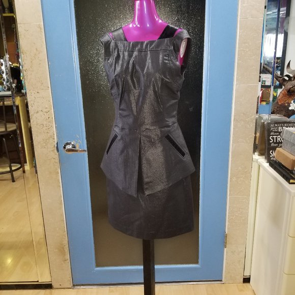 Stunning Dress! - Picture 1 of 3
